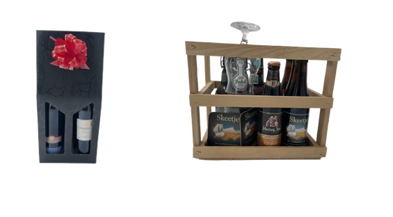Draagkarton 2 fles zwart textuur en hout kratje met bier.