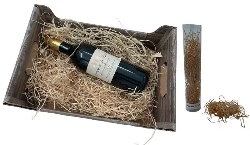 kartonnen mand met fles